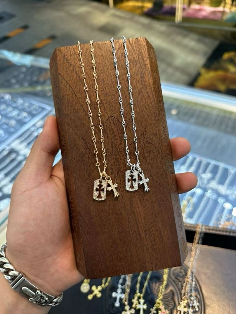 Ch*0me He**ts necklaces